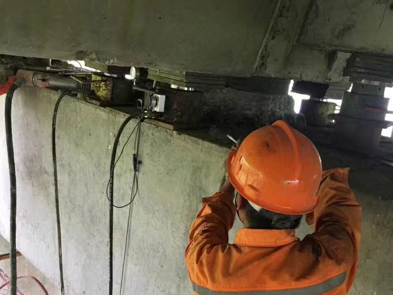 橋梁板式橡膠支座施工維護,F4滑動板式支座生產