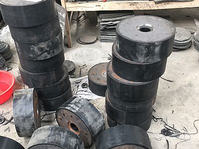 疊層橡膠支座廠家 鉛芯疊層橡膠支座隔震原理