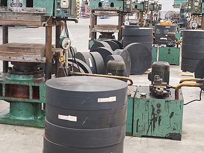 公路橋梁橡膠支座檢測機構 四氟滑板橡膠支座技術參數